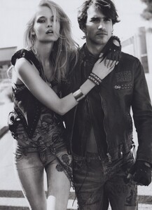 Mazzucco_Guess_Fall_Winter_2009_10_03.thumb.jpeg.b197fbf656ec2790407fab3626e8f830.jpeg