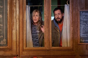 MurderMystery2-Stills-0009.jpg