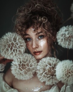 My soul dance everytime I work with nature elements   I searched for these type of dandelions for a while. It was hard to find one, especially in a small country where I live but one flower house had them and  (9).jpg