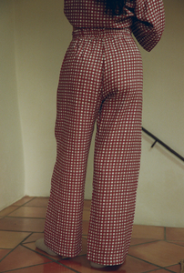 Nenes_loungewear_FW24_ensemble_mimosa_vichy_rouge_fleurs_6.png