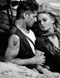 Peters_Guess_by_Marciano_Fall_Winter_2009_10_04.thumb.jpeg.f9c32db7d558df70012e03800c8c19e0.jpeg