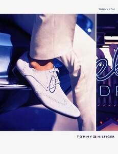 Poytner_Tommy_Hilfiger_Spring_Summer_2009_06.thumb.jpeg.bfe94481e5dadcfbb76d6e7b3a2bcc2a.jpeg