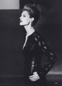 Reveriego_Neiman_Marcus_Fall_Winter_2009_10_02.thumb.jpeg.39032381aa841dea12d52e596a0ec9e4.jpeg