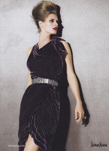 Reveriego_Neiman_Marcus_Fall_Winter_2009_10_15.thumb.jpeg.edb8cdbff4ad5503effbe48364b1f30a.jpeg