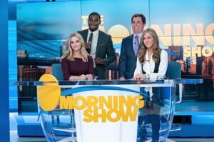 TheMorningShowS02-E09-Stills-0003.jpg