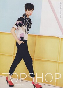 Topshop_Spring_Summer_2009_08.thumb.jpg.3cd0858522e9011bcc823c37dbf563a7.jpg