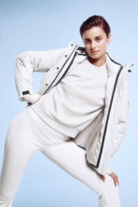 Victorias-Secret-2024-VSX-Jacket-LUXRib-Crewneck-Pullover-Legging-2.jpg