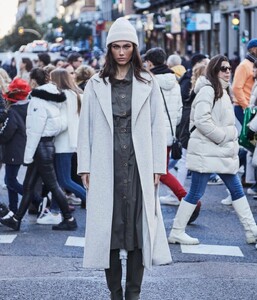 “WOMAN ON TOP”, la nueva colección de otoño-invierno de @uniqueunlimited_spain Detrás de cada diseño hay una historia de pasión y precisión. Nuestra producción es el corazón de Unique, y las diseñadoras son las me.jpg