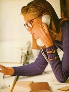 american_woman_03.thumb.jpg.e6f7f54f370e7227f40f43b8a355b438.jpg