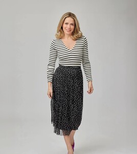bethanyjoylenz_savoringparis_promo_001.jpg