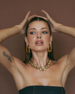 chilli.stretching_459190743_1249206969425608_6387349991971680288_n.jpg