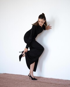 chilli.stretching_459191512_1331676471136645_1919834726552376300_n.jpg