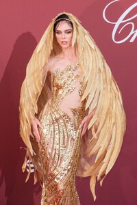 coco-rocha-at-amfar-gala-at-77th-cannes-film-festival-05-23-2024-5.jpg