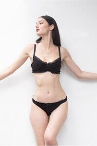 culotte-mimi-broderie-anglaise-noire-cadolle(2).thumb.jpg.e3daee40c033f13f0b51701e633a249a.jpg