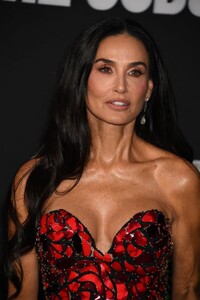 demi-moore-at-the-substance-premiere-in-los-angeles-premiere-09-16-2024-0.jpg