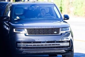 hailey-bieber-keeps-busy-with-her-phone-while-stuck-in-la-traffic-11-15-2024-3.jpg