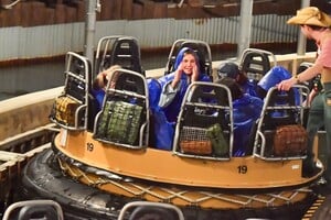 heidi-klum-and-tom-kaulitz-out-at-disneyland-10-04-2024-2.jpg