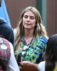 heidi-klum-and-tom-kaulitz-out-at-disneyland-10-04-2024-4.jpg