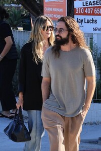 heidi-klum-and-tom-kaulitz-out-in-west-hollywood-10-01-2024-0.jpg
