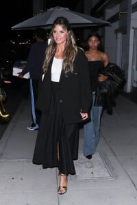 heidi-klum-celebrates-her-son-s-19th-birthday-at-mr.-chows-in-beverly-hills-09-13-2024-3.thumb.jpg.143782597ffec69dddab44ab30a60fe8.jpg