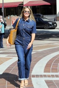 heidi-klum-in-denim-overllas-arrives-at-america-s-got-talent-in-los-angeles-09-11-2024-4.thumb.jpg.c7c2bbf80a48c8bb71785ddb6fb1ef18.jpg