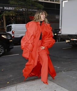 heidi-klum-out-and-about-in-new-york-10-29-2024-6.jpg