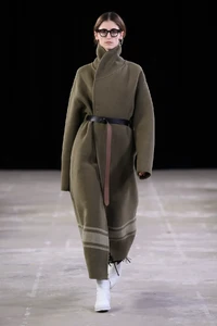 hyke-tokyo-fw19-photos-002.webp