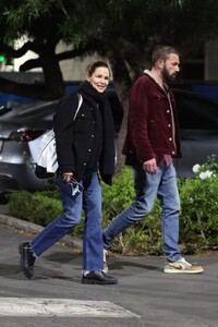 jennifer-garner-and-ben-affleck-leaves-an-event-in-brentwood-10-18-2024-0.jpg