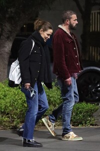 jennifer-garner-and-ben-affleck-leaves-an-event-in-brentwood-10-18-2024-6.jpg