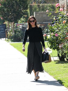 jennifer-garner-leaves-united-methodist-church-in-los-angeles-11-10-2024-3.jpg