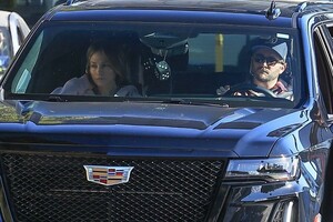 jennifer-lopez-out-driving-in-brentwood-10-29-2024-0.jpg