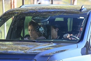 jennifer-lopez-out-driving-in-brentwood-10-29-2024-2.jpg