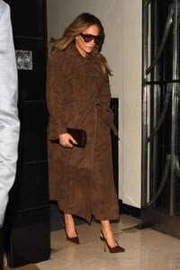 jennifer-lopez-out-for-dinner-at-at-claridge-s-in-london-11-06-2024-6.jpg