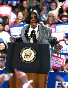 kelly-rowland-at-a-campaign-rally-in-support-of-us-vice-president-at-shell-energy-stadium-in-houston-10-25-2024-1.jpg