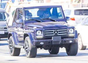 kendall-jenner-out-driving-in-los-angeles-11-06-2024-1.jpg