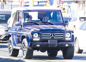 kendall-jenner-out-driving-in-los-angeles-11-06-2024-5.jpg