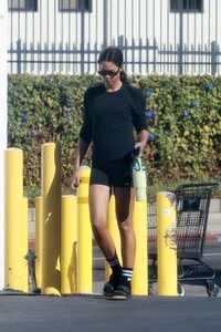 laura-harrier-arrives-at-morning-pilates-class-in-los-feliz-11-04-2024-0.jpg