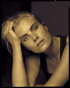 lina.thumb.jpg.b57a467ca67185f9cc56efc0bafb3606.jpg