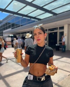mariafllorenncia_5b7559036bb8426e92c5d1b15dc4a1fc.jpg