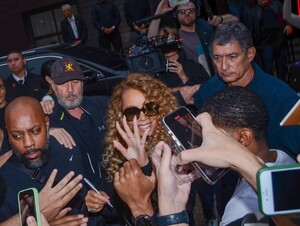 mariah-carey-leaves-her-hotel-in-sao-paulo-09-19-2024-4.jpg