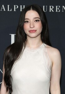 mikey-madison-at-2024-elle-women-in-hollywood-gala-in-beverly-hills-11-19-2024-1.jpg