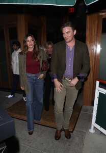 sofia-vergara-leaves-cipriani-restaurant-in-beverly-hills-11-23-2024-4.jpg