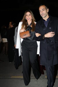sofia-vergara-slays-paris-fashion-week-in-monochrome-chic-09-28-2024-5.jpg