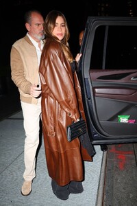 sofia-vergara-turns-up-the-heat-in-elegant-black-corset-and-bottega-veneta-bag-in-nyc-10-13-2024-5.jpg