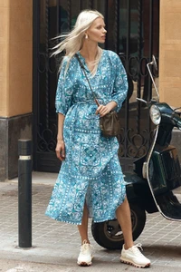 sojourndress-sapphiretilec1.thumb.webp.5744e5eaac7e94cc7d830b9c6bf8a911.webp