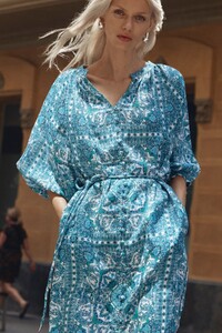 sojourndress-sapphiretilec2.thumb.jpg.ae64dea7855b69ddb7fc50537e9dc0d4.jpg