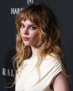 sophie-thatcher-at-elle-women-in-hollywood-2024-7.jpg
