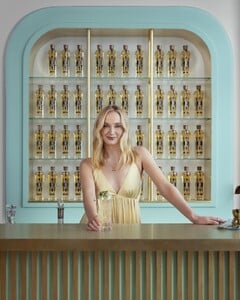 sophie-turner-st-germain-hugo-spritz-june-2024-11.thumb.jpg.c9d0b3aea026582a27861de650770516.jpg