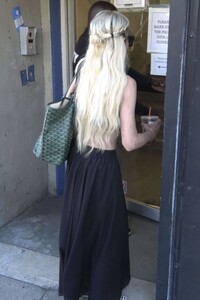 tori-spelling-arrives-at-dancing-with-the-stars-studio-in-los-angelea-09-14-2024-0.jpg