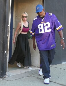 tori-spelling-arrives-at-dwts-studio-for-rehearsals-in-los-angeles-09-15-2024-1.jpg